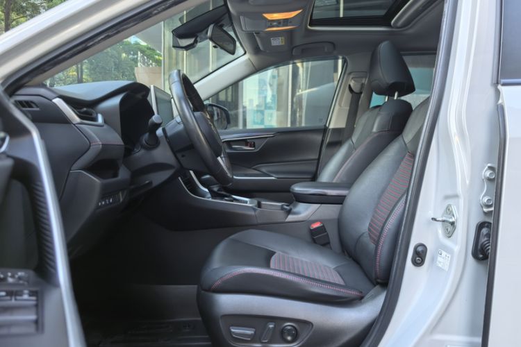 Used Toyota RAV4 Rongfang Plug-in Hybrid 2021 2.5L Two-Wheel Drive Elite Pro
