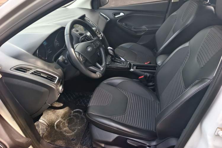 Used Ford Focus 2018 Hatchback Classic 1.6L Automatic Trendy SmartDrive Edition
