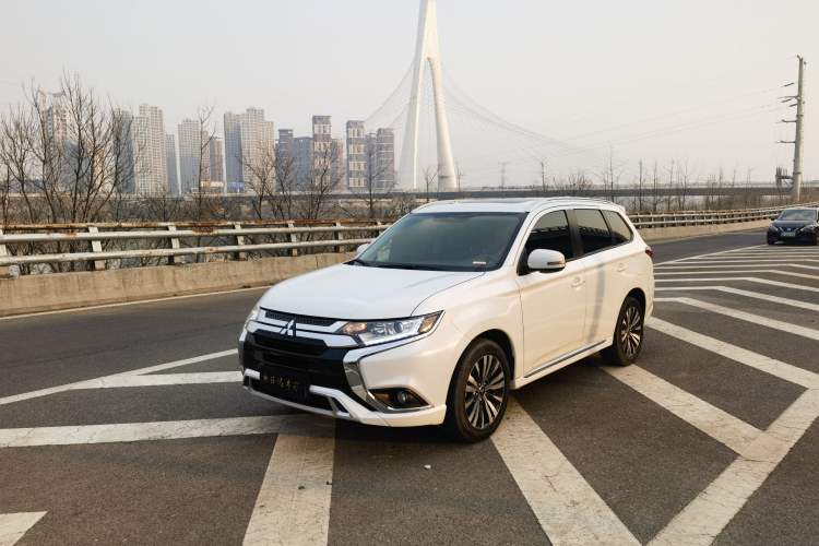 Used Mitsubishi Outlander 2021 Revised Version 2.0L Two-Wheel Drive Enjoyment Edition 5 Seats