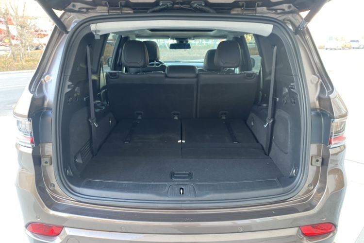 Used  Grand Commander 2018 2.0T Four-Wheel Drive Smart Enjoyment Version China V Emission Standard
