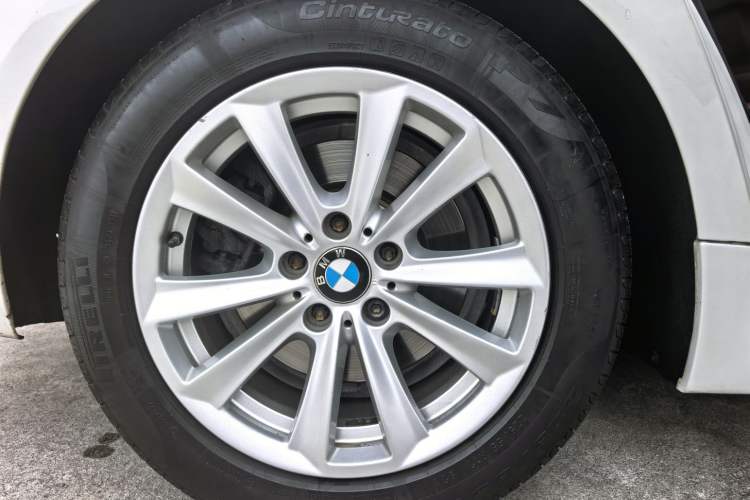 Used BMW 5 Series 2015 520i Elegant Edition
