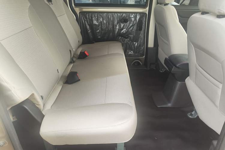 Used Wuling Hongguang V 2022 1.5L Jingqu Version Hydraulic Power Steering LAR