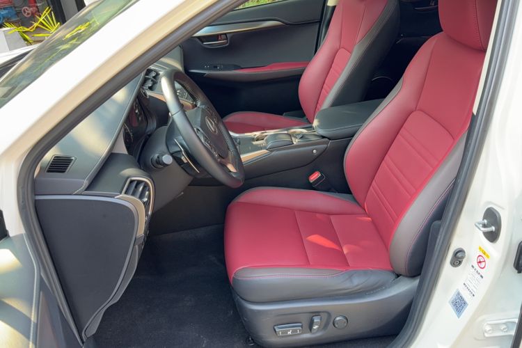 Used Lexus NX 2018 300h Front-Wheel-Drive FENGSHANG Version China V Emission Standard
