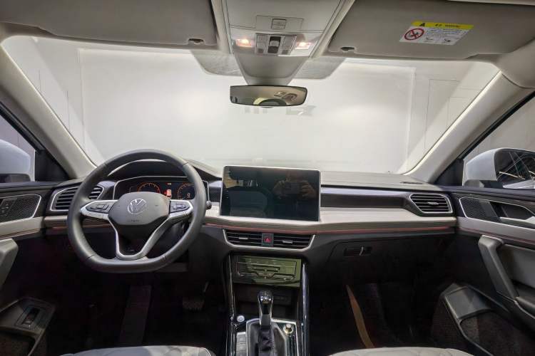 Used Volkswagen Tayron 2024 300TSI Two-Wheel-Drive Luxury Plus Advanced Version
