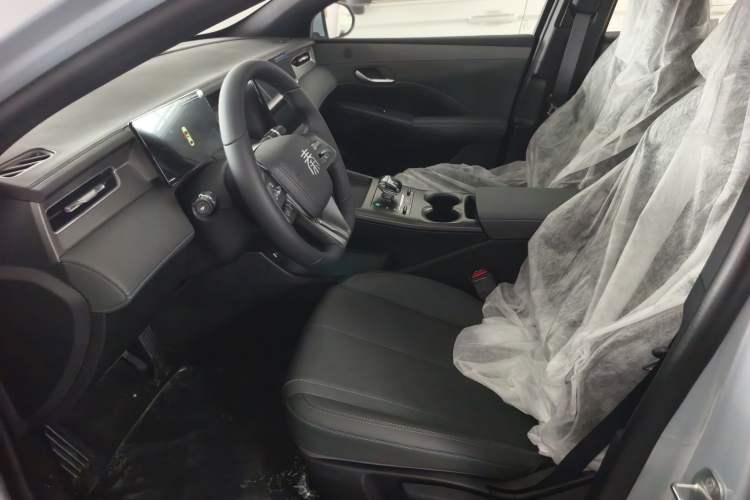 Used BYD Qin PLUS 2025 DM-i Smart Drive 55KM Leading Model
