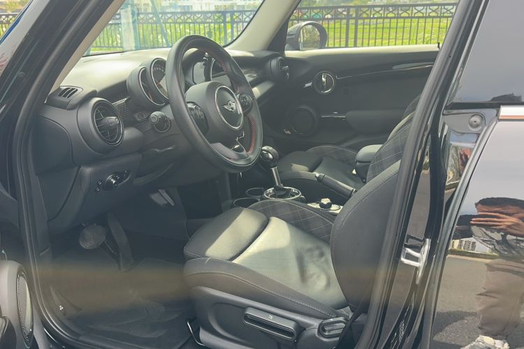 Used  MINI 2016 2.0T COOPER S Five-Door Edition
