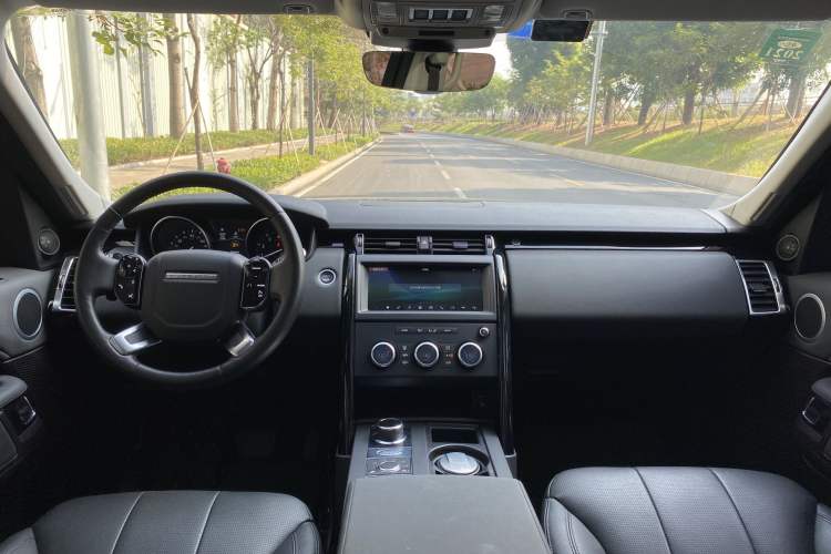 Used Land Rover Discovery 2018 3.0 SC V6 SE
