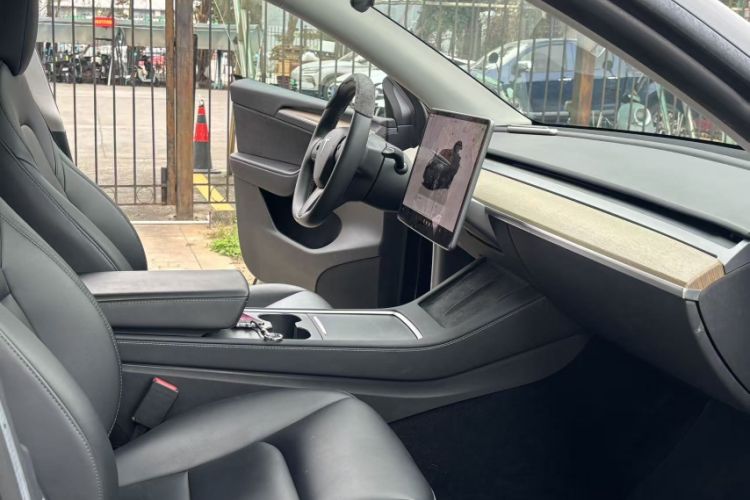 Used Tesla Model Y 2022 Rear-Wheel-Drive Version