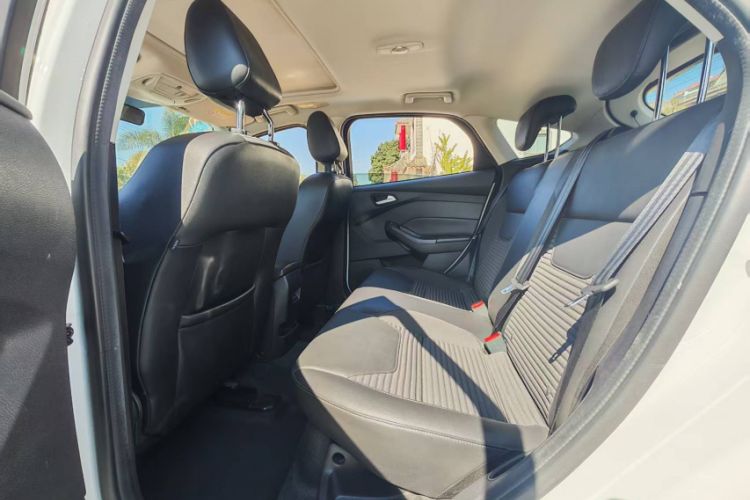 Used Ford Focus 2018 Hatchback Classic 1.6L Automatic Trendy SmartDrive Edition
