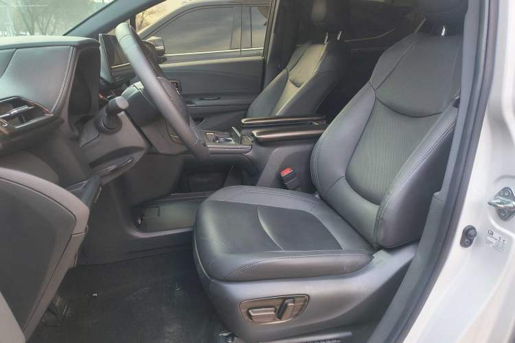 Used Toyota Sienna 2024 2.5L Hybrid Four-Wheel Drive Prestige Edition
