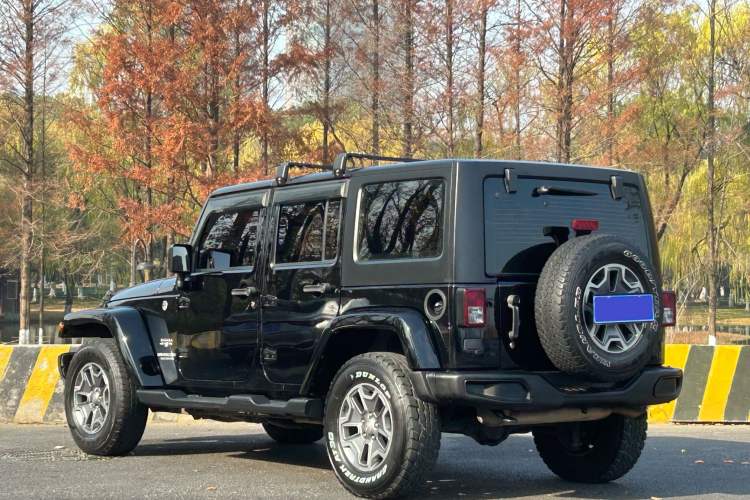 Used  Wrangler 2017 3.0L Sahara Four-Door Comfort Edition
