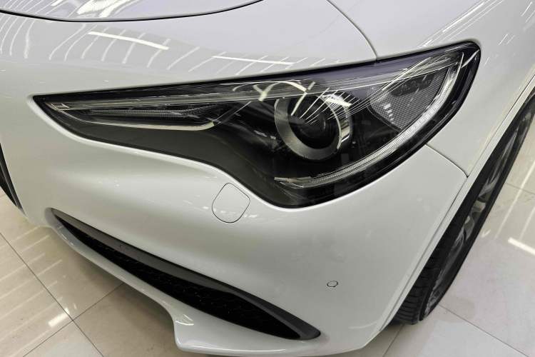 Used Alfa Romeo Stelvio 2017 2.0T 200HP Luxury Edition
