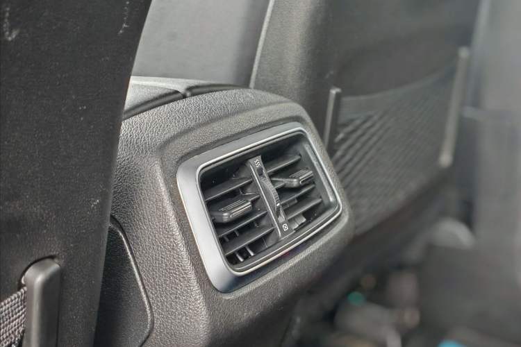 Used Beijing Auto BJ40 2023 2.0T Automatic Four-Wheel Drive Urban Hunter Edition Chivalrous Type