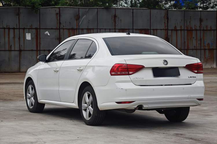 Used Volkswagen Lavida 2018 Classic 1.5L Automatic Fashion Edition China VI Standard
