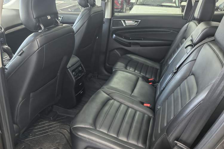 Used Ford Edge 2018 EcoBoost 245 Two-Wheel-Drive Titanium 7-Seater China V Standard
