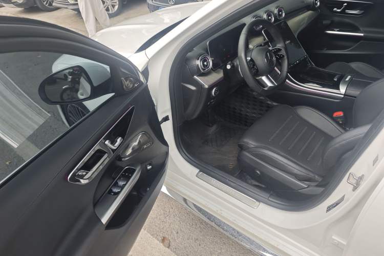 Used Mercedes-Benz C-Class 2024 Second Facelift C 260 L Sport Edition
