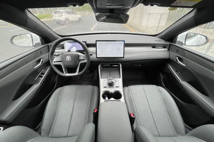 Used BYD Qin PLUS 2025 DM-i Smart Drive 120KM Superior Model
