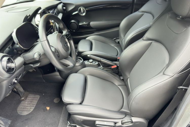 Used  MINI 2022 1.5T COOPER Classic Edition
