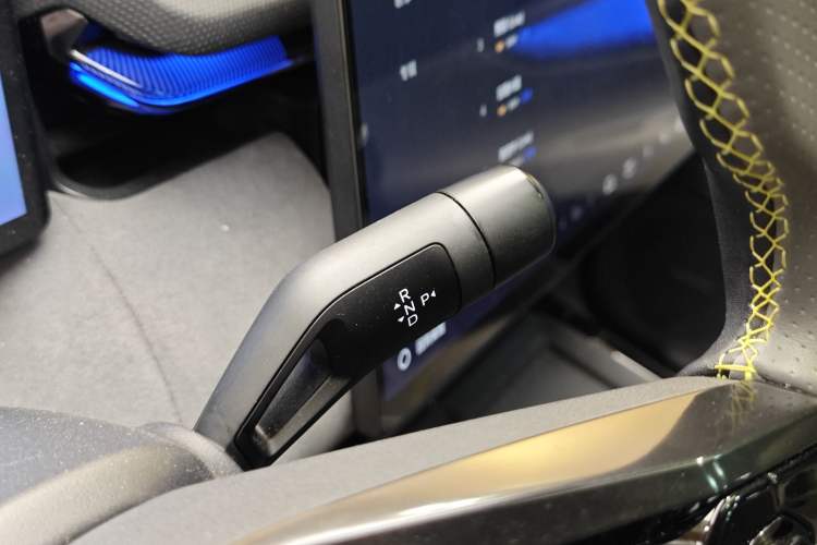 Used Lynk & Co 08 EM-P 2023 120km Long-Range Halo