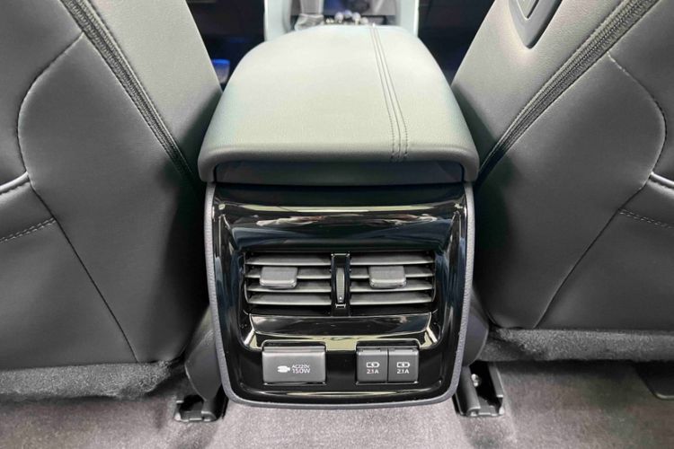 Used Toyota Avalon 2019 Dual-Engine 2.5L XLE Prestige Version China VI Standard