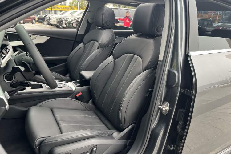 Used Audi A4L 2020 40 TFSI Luxury Dynamic Model
