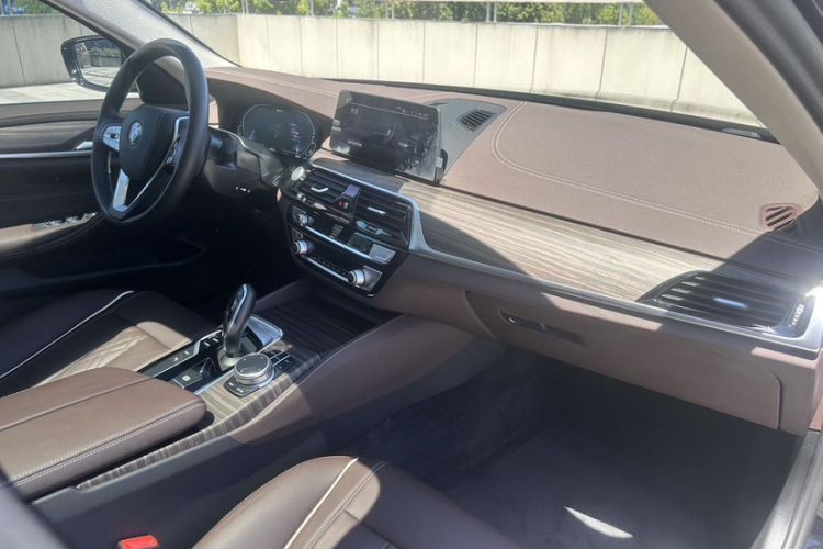 Used BMW 5 Series New Energy 2020 Mileage Upgrade Version 530Le Luxury Package
