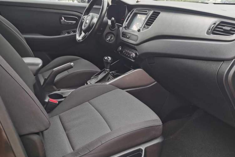 Used Kia Carens 2013 2.0L 7-Seater Automatic Standard Version China IV Standard
