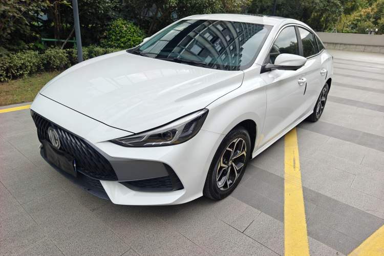 Used MG 5 2022 180 DVVT CVT Youth Luxury Edition
