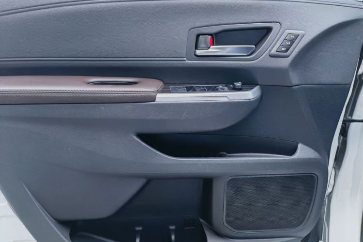 Used Toyota Sienna 2021 2.5L Hybrid Platinum Edition
