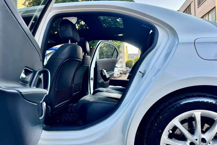 Used Mercedes-Benz A-Class 2020 Restyled A 200 L Sport Sedan Fashion Version
