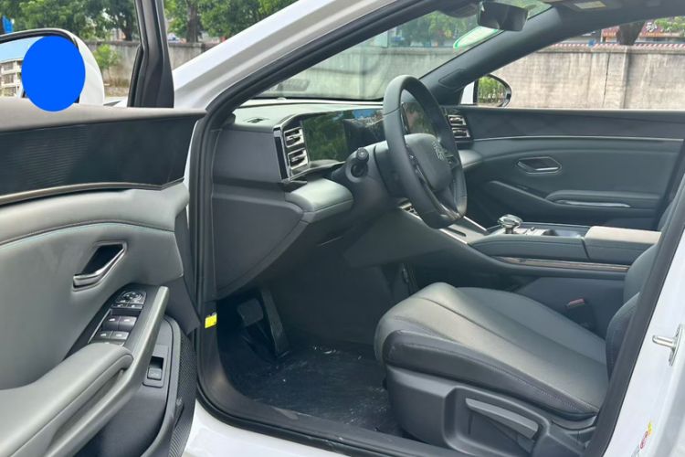 Used BYD Qin L 2024 DM-i 80KM Leading Model
