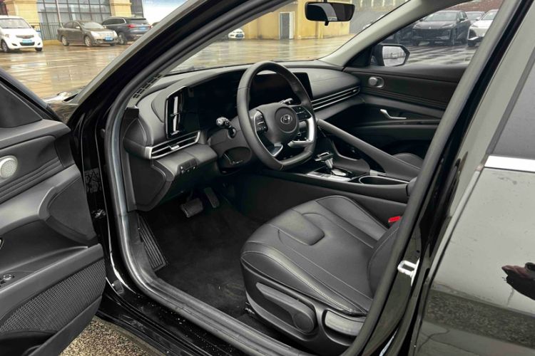 Used Hyundai Elantra 2021 1.5L CVT GLX Elite Edition
