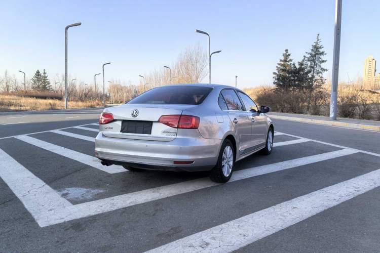 Used Volkswagen Sagitar 2015 230TSI Automatic Comfort Version
