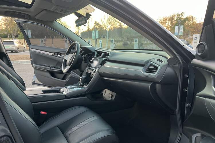 Used Honda Civic 2016 220TURBO CVT Prestige Edition
