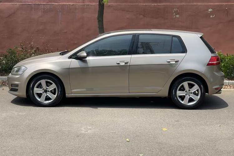 Used Volkswagen Golf 2015 1.4TSI Automatic Comfort Model
