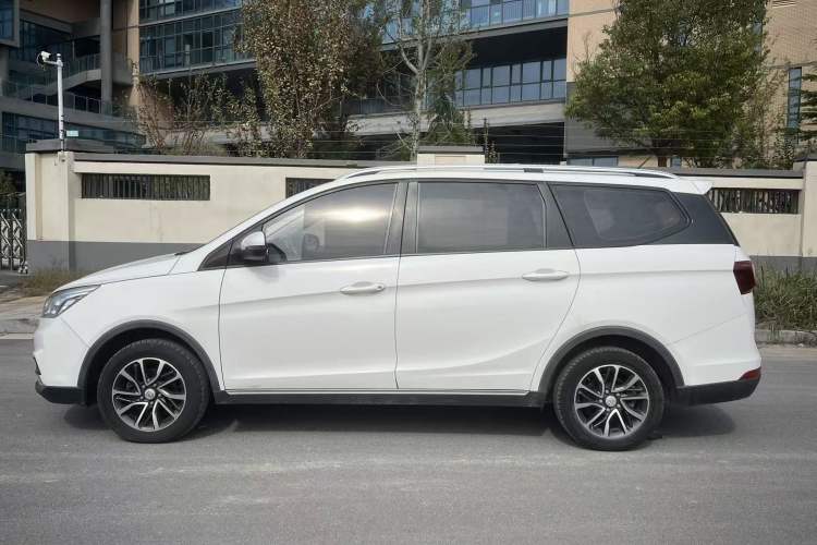 Used Baojun 730 2019 1.5T CVT Fashion Model 7 Seats China VI Emission Standard
