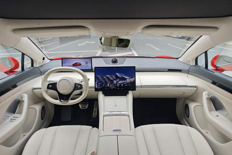 Used Hima Luxeed S7 2025 785 km Ultra
