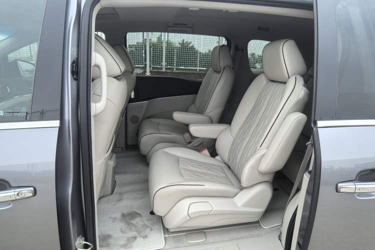 Used Buick GL8 2021 Land Cruiser Executive Class 652T Luxury Model
