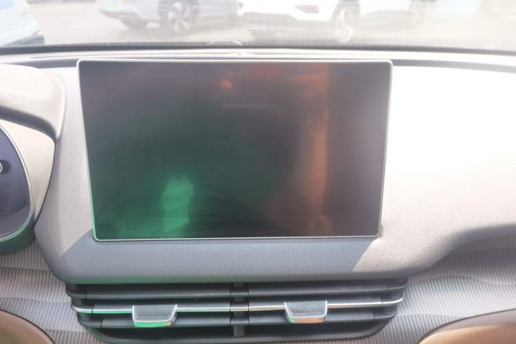 Used Hongqi E-QM5 2021 Charging T3 Version 4 Seats
