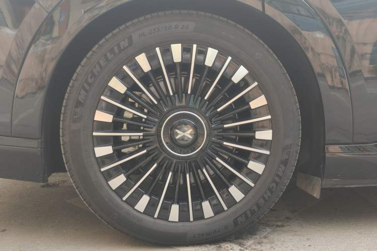 Used XPeng X9 2025 740 Ultra-Long Range Max
