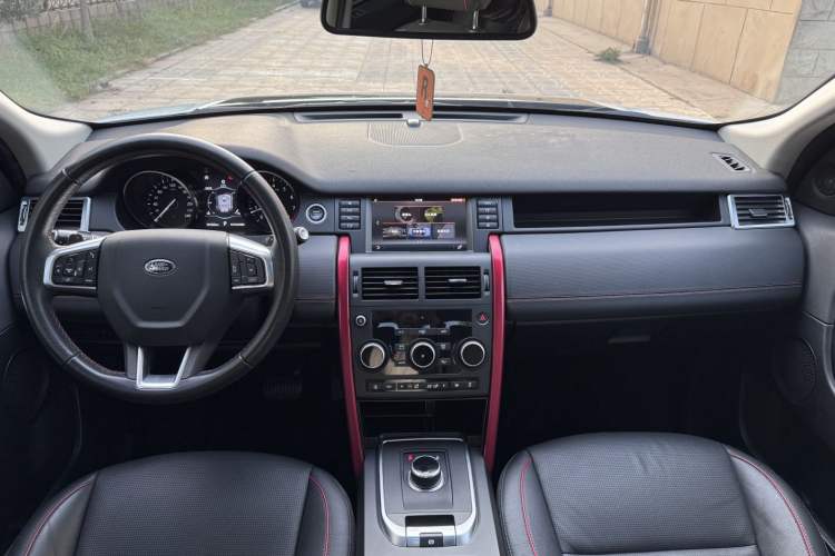 Used Land Rover Discovery Sport 2019 240 PS SE Dynamic Version China VI Standard
