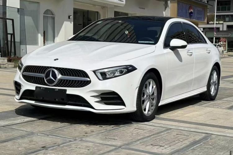 Used Mercedes-Benz A-Class 2021 A 200 L Sport Sedan Fashion Model

