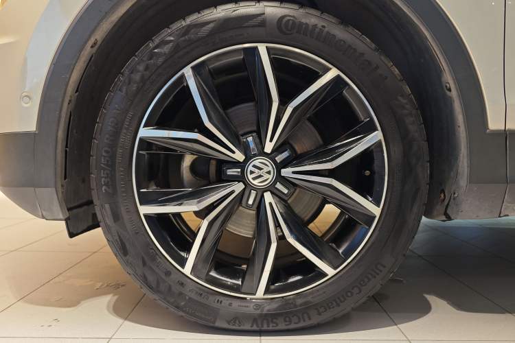 Used Volkswagen Tiguan L 2017 330TSI Automatic Two-Wheel Drive Flagship Edition
