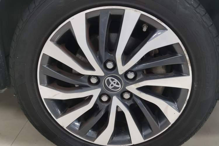 Used Toyota Corolla 2017 Revised Dual-Engine 1.8L E-CVT Leading Edition
