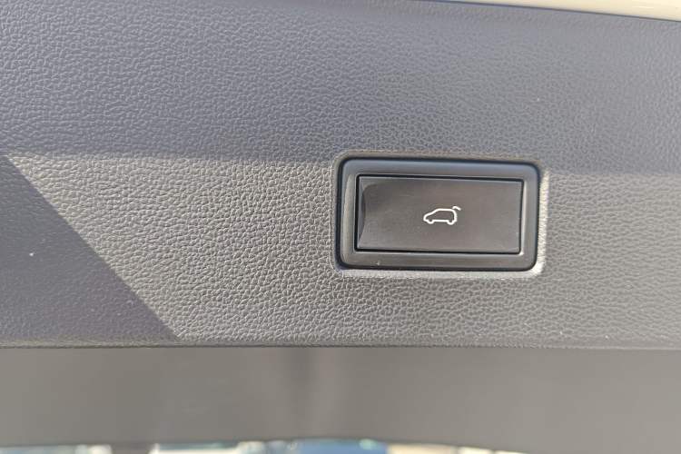 Used Volkswagen T-ROC 2020 280TSI DSG Two-Wheel Drive Comfort Version
