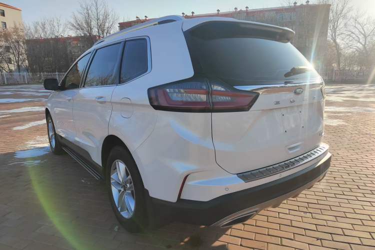 Used Ford Edge 2021 PLUS EcoBoost 245 Two-Wheel-Drive Elite 5-Seater
