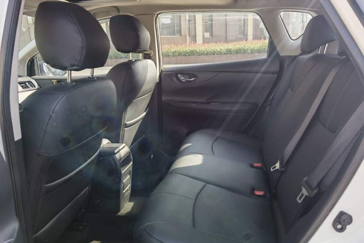 Used Nissan Tiida 2020 1.6L CVT Cool Edition
