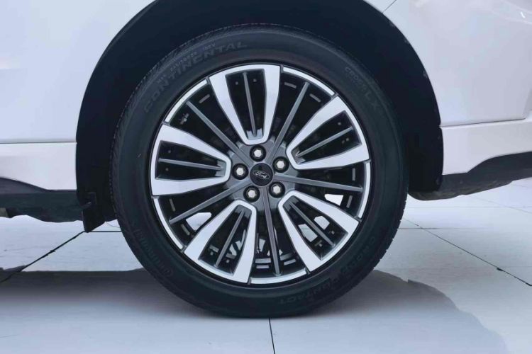 Used Ford Edge 2021 PLUS EcoBoost 245 Two-Wheel-Drive Titanium 7-Seater
