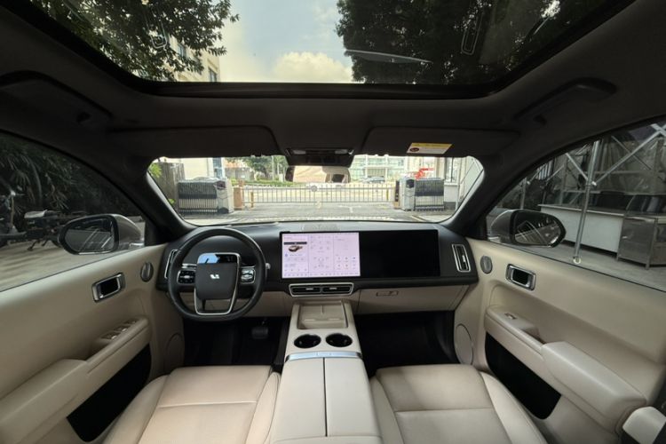 Used Li Auto L8 2023 Pro Model
