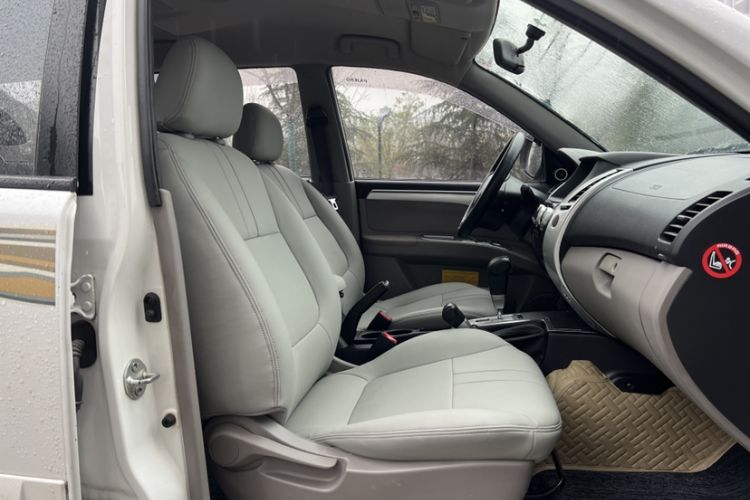 Used Mitsubishi Pajero Sport 2013 3.0L Automatic 4x4 Executive Edition
